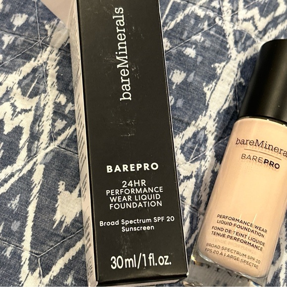 Sold out BareMinerals Barepro Performance Wear Liquid Foundation Porcelain 0.5 - Picture 6 of 7